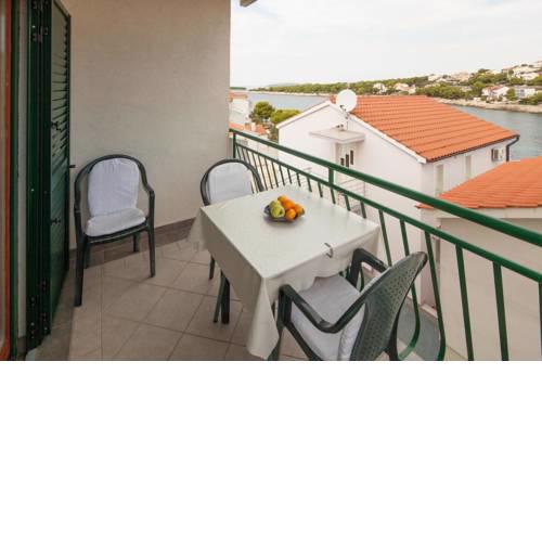 Apartments by the sea Bilo, Primosten - 4191
