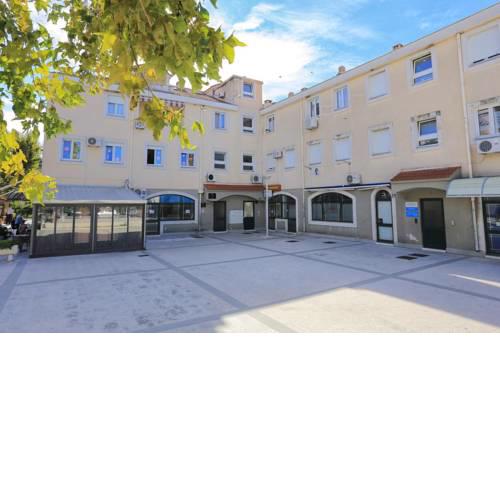 Apartments by the sea Dugi Rat, Omis - 15516