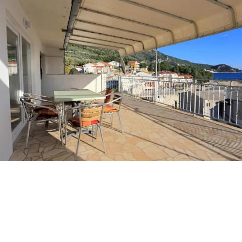 Apartments by the sea Igrane, Makarska - 311