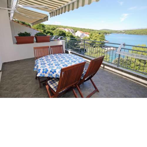 Apartments by the sea Jelsa, Hvar - 5723