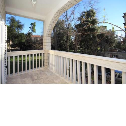 Apartments by the sea Kastel Kambelovac, Kastela - 8627