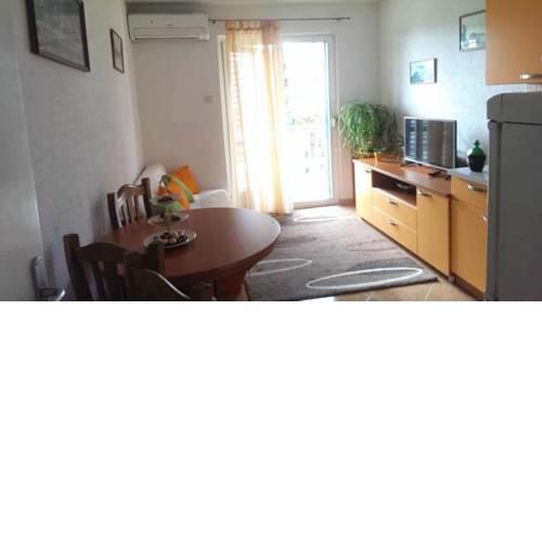 Apartments by the sea Makarska - 13222