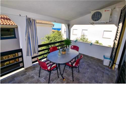 Apartments by the sea Mandre, Pag - 18047