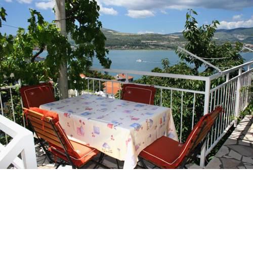 Apartments by the sea Mastrinka, Ciovo - 1005