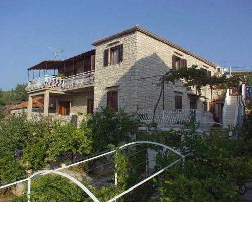 Apartments by the sea Milna, Brac - 735
