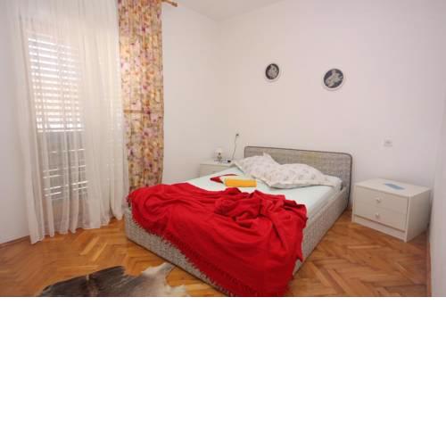 Apartments by the sea Mirca, Brac - 5655