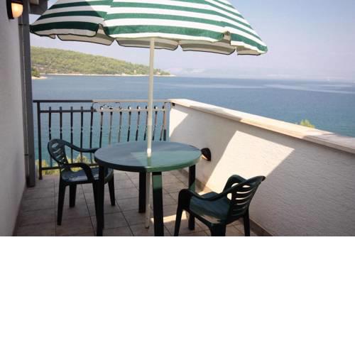 Apartments by the sea Necujam, Solta - 5182