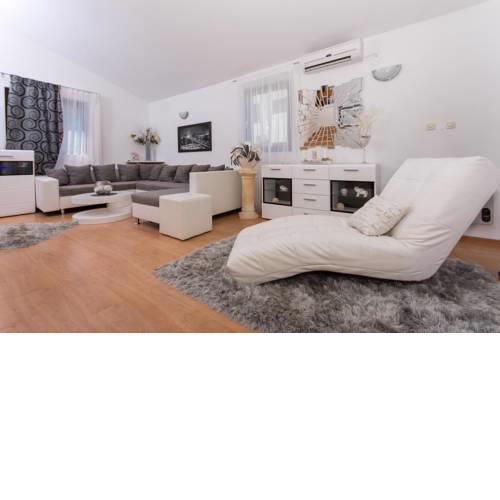 Apartments by the sea Okrug Gornji, Ciovo - 6078
