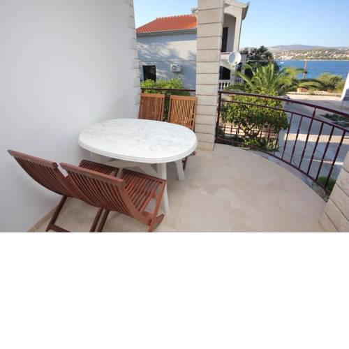 Apartments by the sea Okrug Gornji, Ciovo - 8441