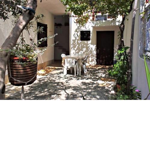 Apartments by the sea Pisak, Omis - 1008