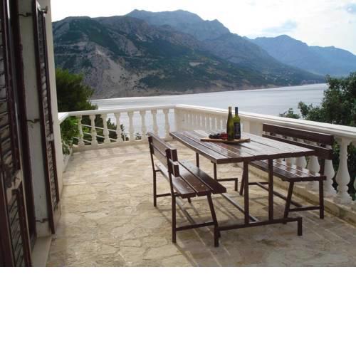 Apartments by the sea Pisak, Omis - 13716