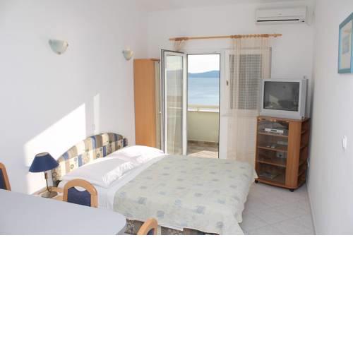 Apartments by the sea Pisak, Omis - 4815