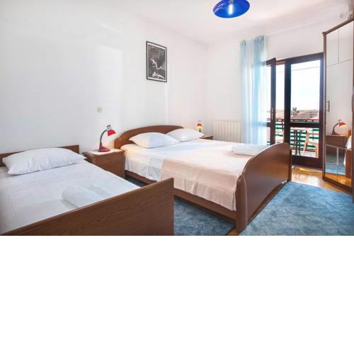 Apartments by the sea Podgora, Makarska - 2604