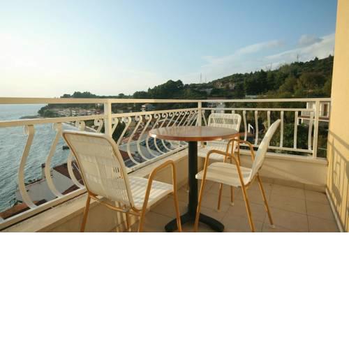 Apartments by the sea Podgora, Makarska - 4670