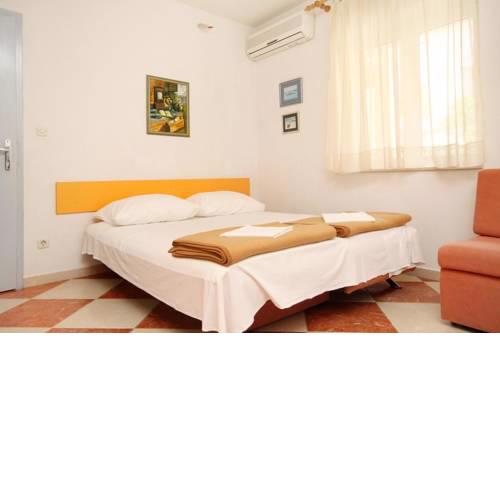 Apartments by the sea Promajna, Makarska - 2674