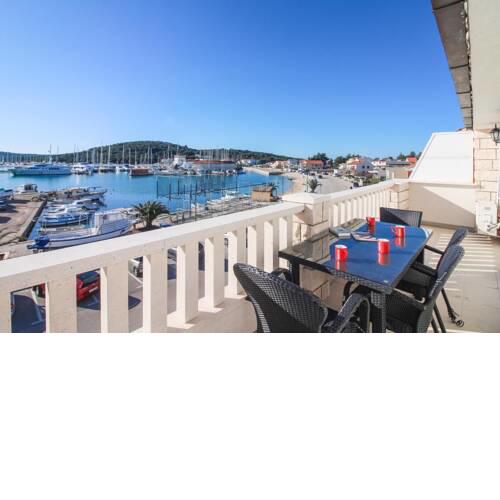 Apartments by the sea Rogoznica - 1087