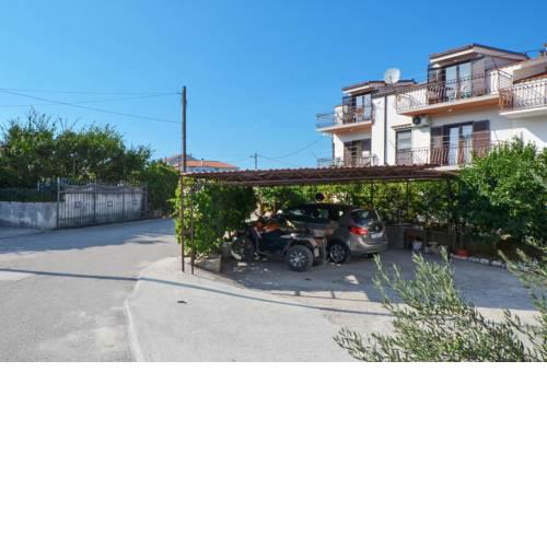 Apartments by the sea Slatine, Ciovo - 12176