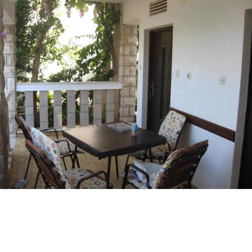 Apartments by the sea Slatine, Ciovo - 17456