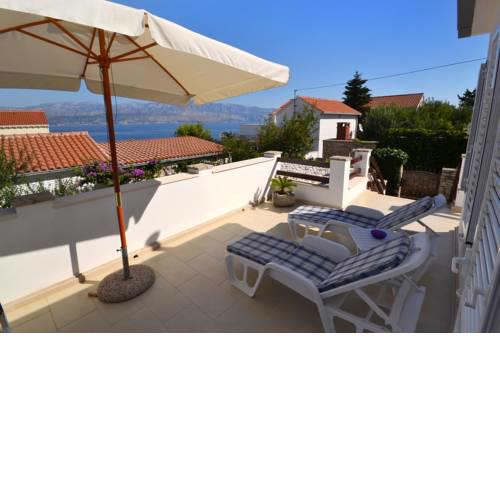 Apartments by the sea Splitska, Brac - 11300