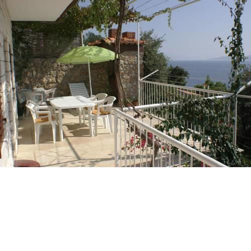 Apartments by the sea Stanici, Omis - 1026