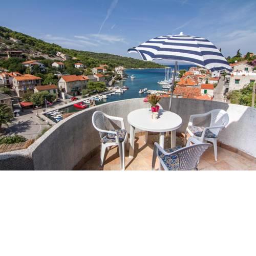 Apartments by the sea Stomorska, Solta - 8650