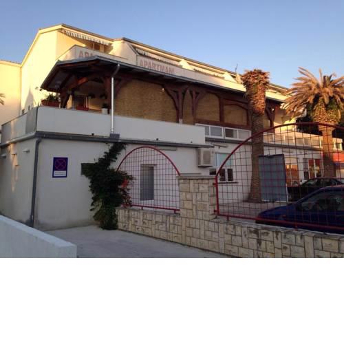Apartments by the sea Sumpetar, Omis - 2808
