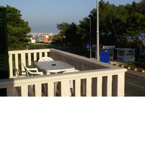 Apartments by the sea Supetar, Brac - 2859
