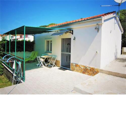 Apartments by the sea Tisno, Murter - 18205