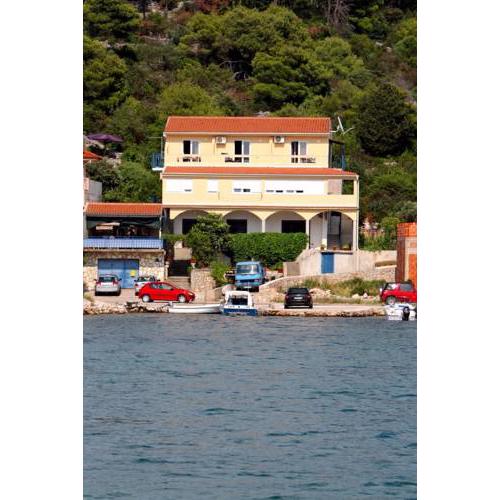 Apartments by the sea Tisno, Murter - 811