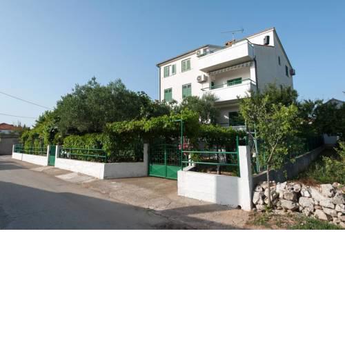 Apartments by the sea Turanj, Biograd - 6445
