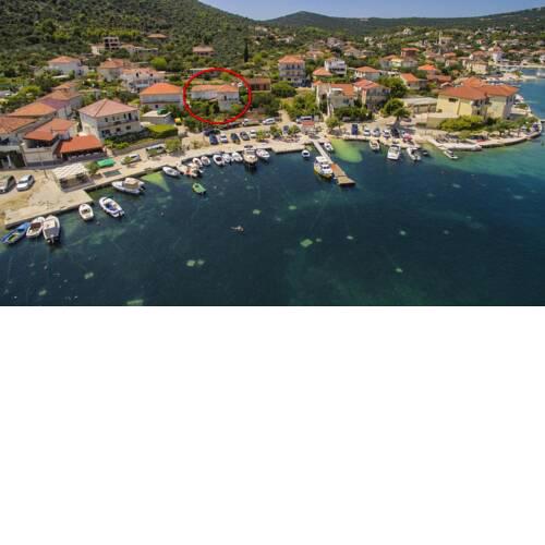 Apartments by the sea Vinisce, Trogir - 17590