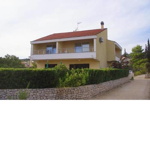 Apartments by the sea Vinisce, Trogir - 5229