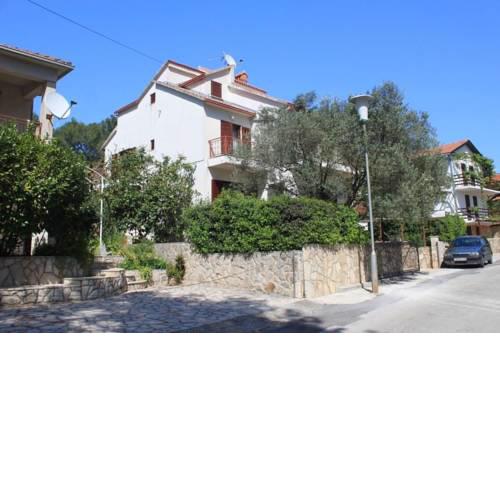 Apartments by the sea Vrboska (Hvar) - 8748