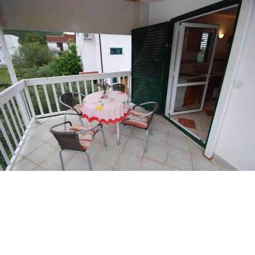Apartments by the sea Zaostrog, Makarska - 2663