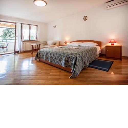 Apartments Cademia