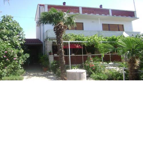 Apartments Dora