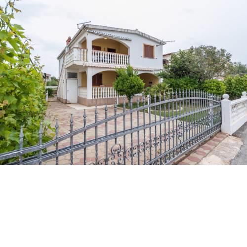 Apartments Družinec