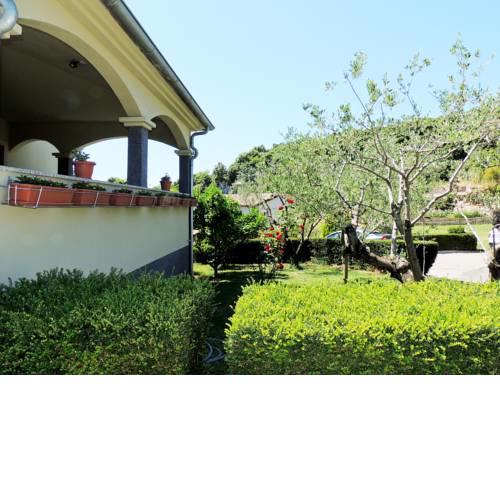 Apartments Flora