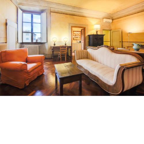 Apartments Florence- Borgo Pinti with Frescoes