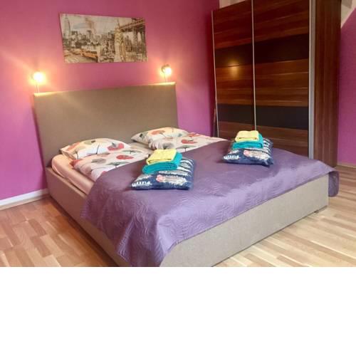 Apartments Friendly family in the city center