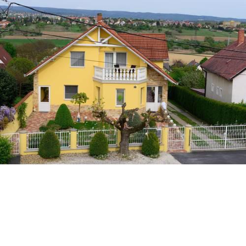 Apartments in Alsopahok/Balaton 27597
