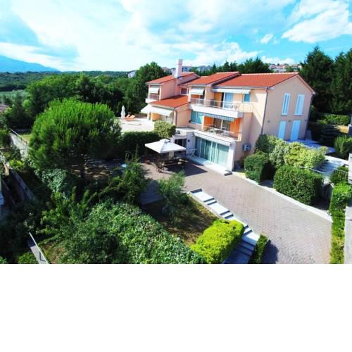 Apartments in Villa Azra