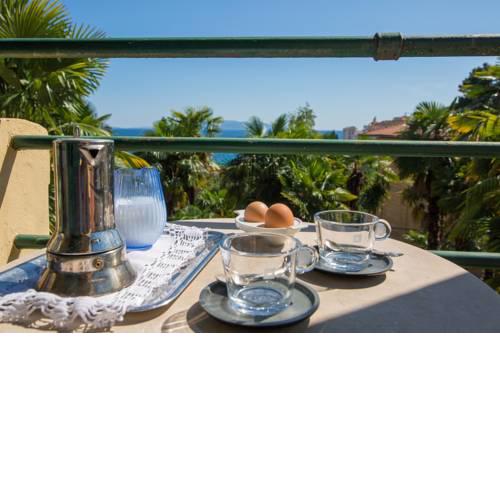 Apartments in Villa Meri Near Beach, Near Milenij Hotel, Opatija