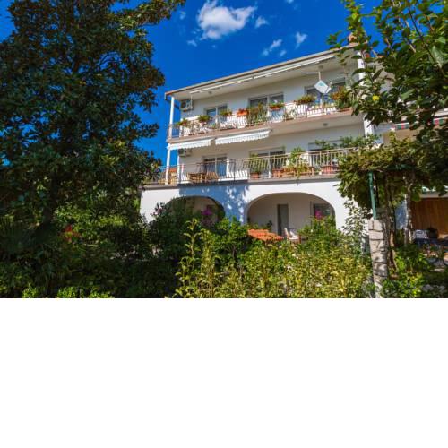 Apartments Ivi