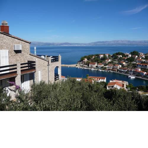 Apartments Ivo