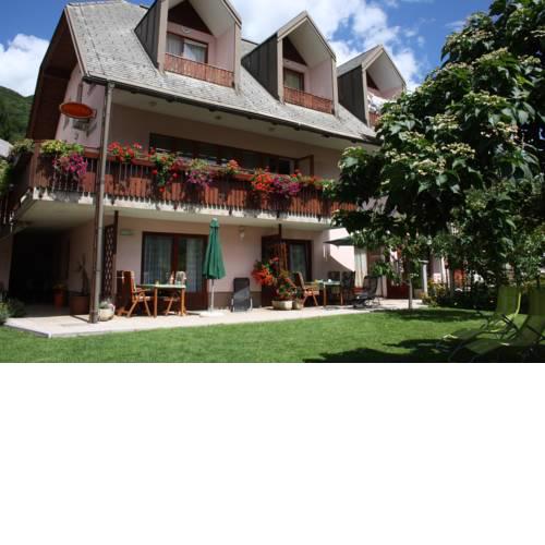 Apartments Kravanja