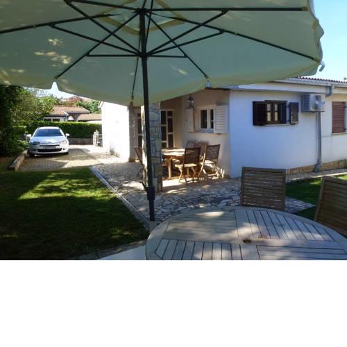 Apartments Mladen