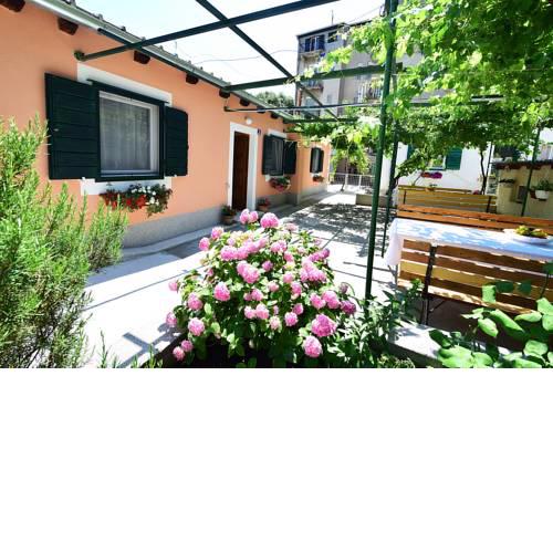 Apartments Odrina