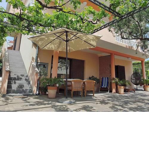 Apartments Pakostane/Biograd Riviera 8127