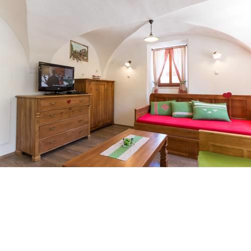 Apartments Petacova Hiša